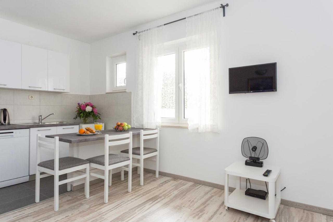 Apartments Oleander Sea View 察夫塔特 外观 照片